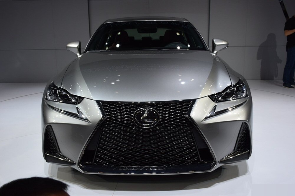 Ли лексус. Лексус GS 200t. Lexus GS 200. Lexus is 200t f Sport. Лексус is 200 t.